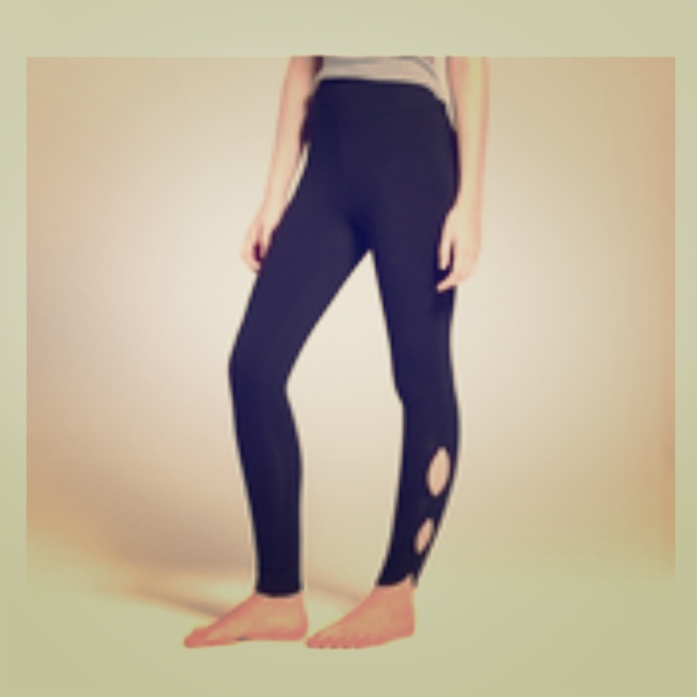Cut out leggings